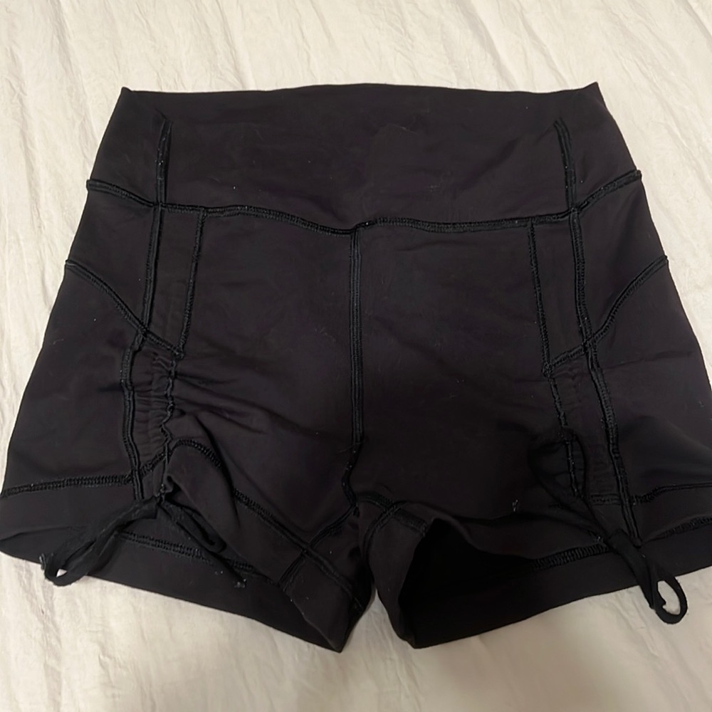 Lululemon front tie biker shorts, size 6